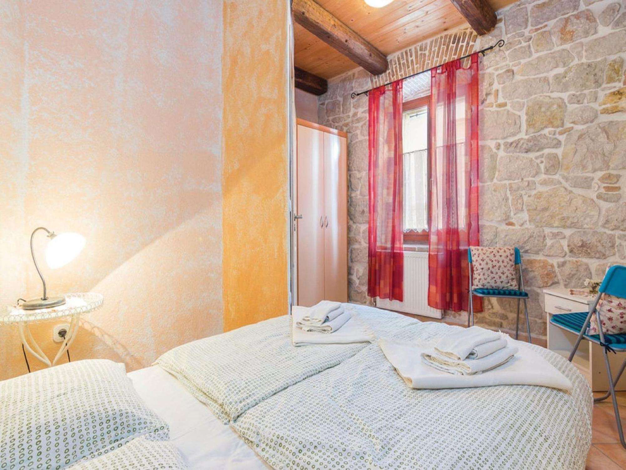 Rustic Holiday Home In Vrsar With Garden Exterior foto